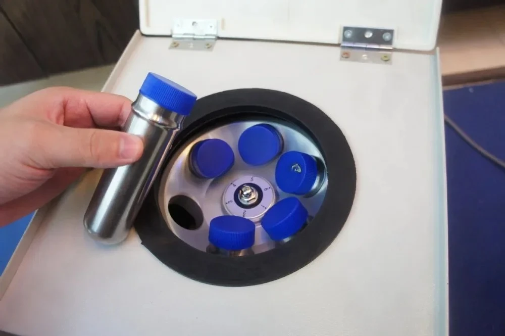 LD-3 電動遠心分離機 研究室医療用 4000 rpm 5 - Xlab Medical のレビューと価格
